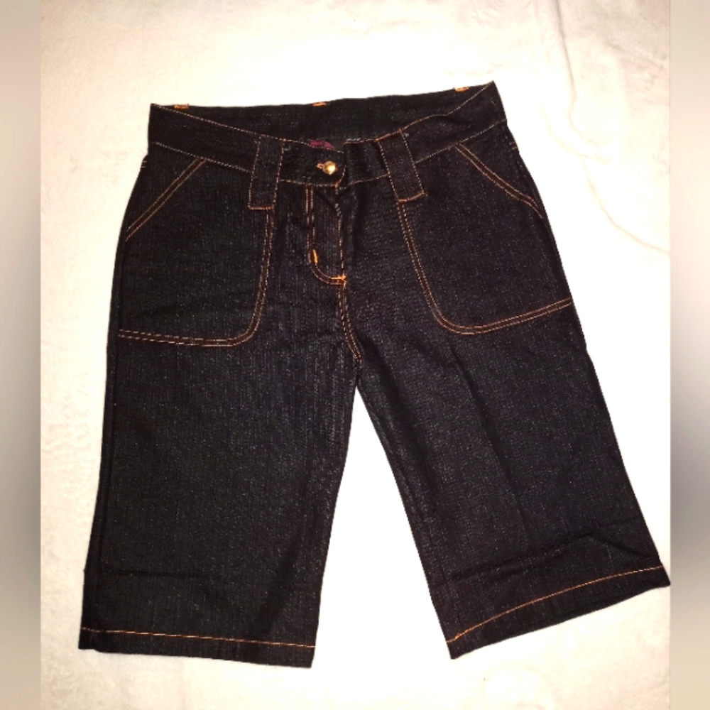 What's Hot Stretch short capri pants Juniors Size 16